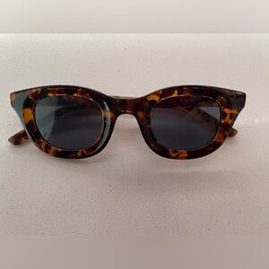 Tortoiseshell Meller Women’s Sunglasses